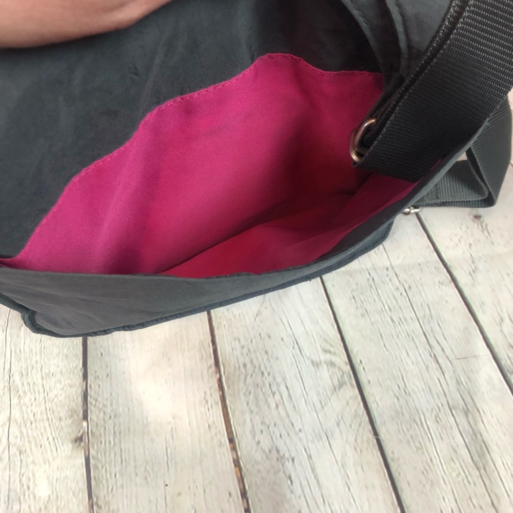 Baggallini Crossbody Grey Travel Bag - Picture 6 of 6